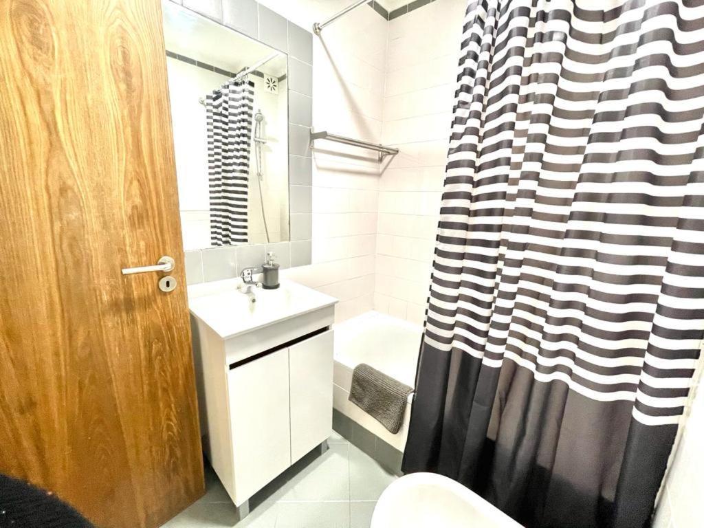 Lisboa, Central Lisbon, Charming Patio House, , Wifi, Air Conditioning, Near Metro, By Ig 外观 照片